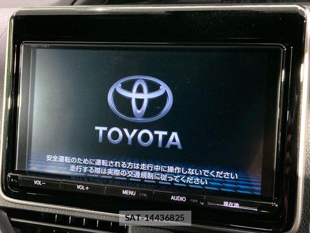 Toyota VOXY 2017-10 7621198-2