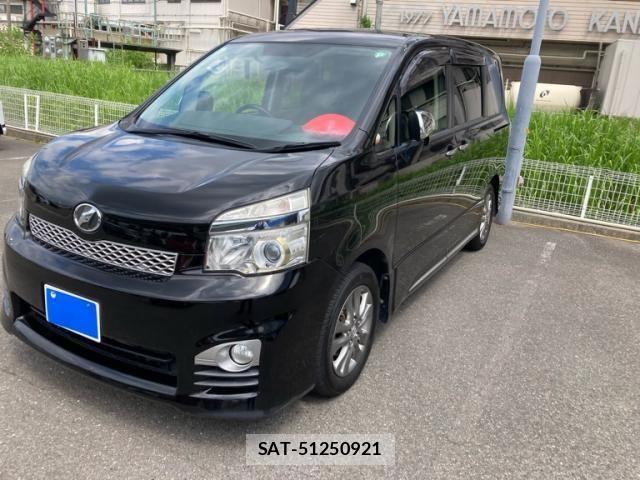 Toyota VOXY 2013-07 7621241-0