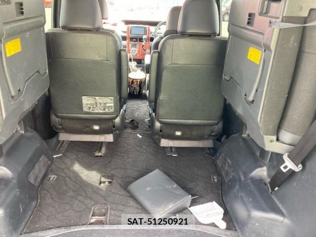 Toyota VOXY 2013-07 7621241-8