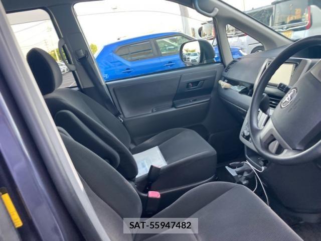 Toyota VOXY 2010-02 7621247-11