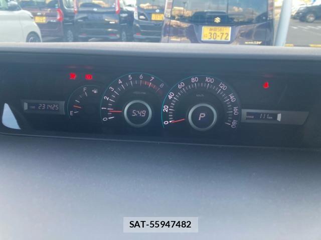Toyota VOXY 2010-02 7621247-14