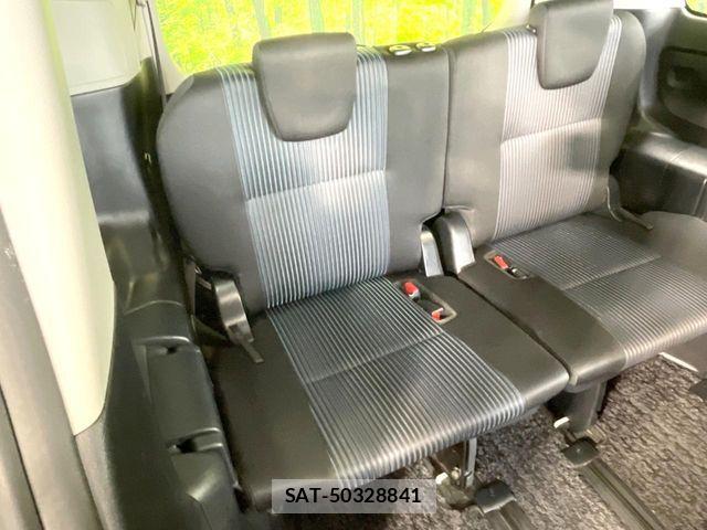 Toyota VOXY 2015-05 7621226-9