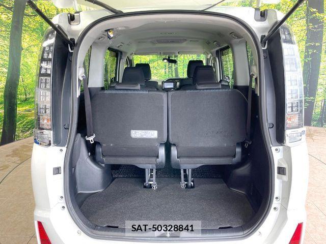 Toyota VOXY 2015-05 7621226-10