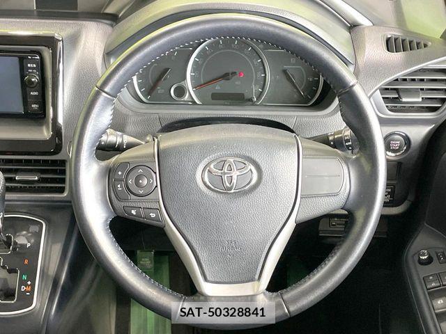 Toyota VOXY 2015-05 7621226-11