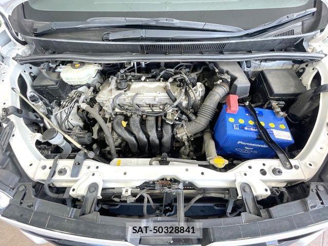 Toyota VOXY 2015-05 7621226-17