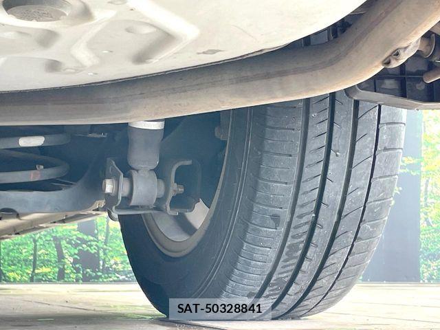 Toyota VOXY 2015-05 7621226-19