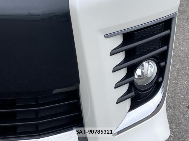 Toyota VOXY 2015-09 7621223-11