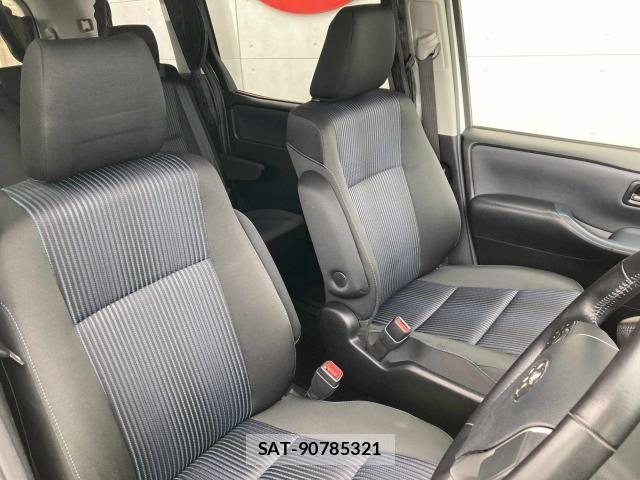 Toyota VOXY 2015-09 7621223-21