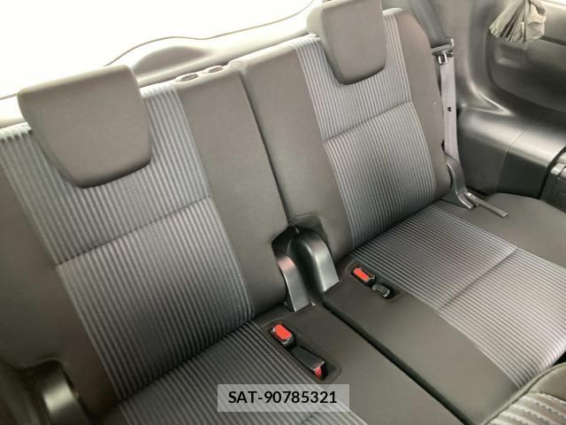 Toyota VOXY 2015-09 7621223-23
