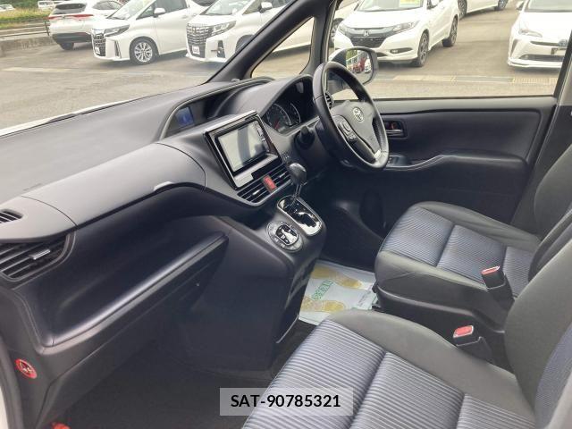 Toyota VOXY 2015-09 7621223-24
