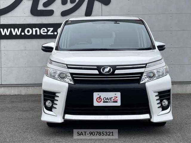 Toyota VOXY 2015-09 7621223-5