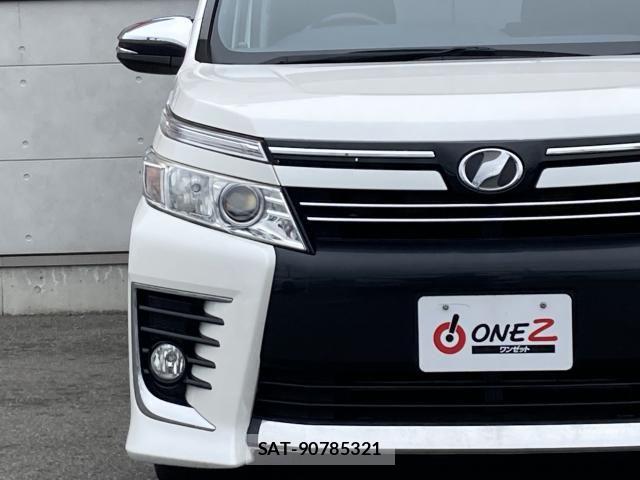 Toyota VOXY 2015-09 7621223-6