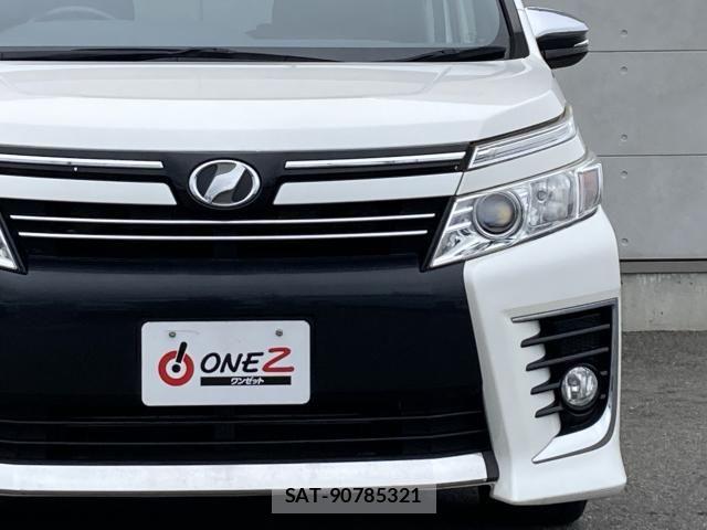 Toyota VOXY 2015-09 7621223-7