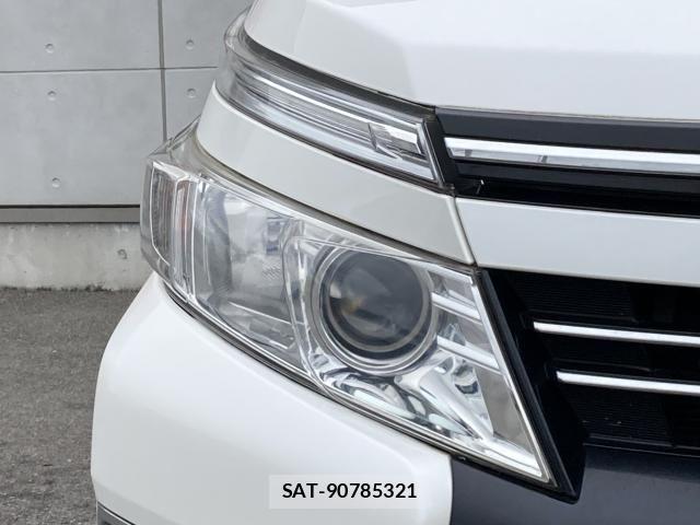 Toyota VOXY 2015-09 7621223-8