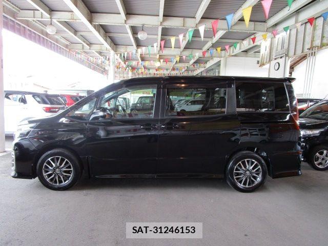 Toyota VOXY 2014-06 7621234-1