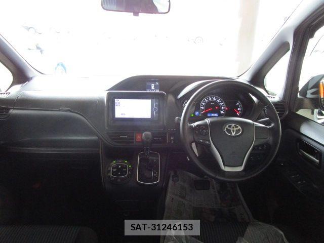 Toyota VOXY 2014-06 7621234-3