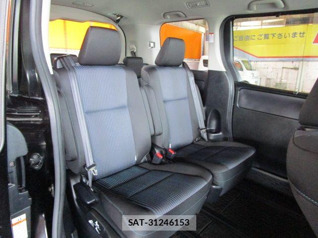 Toyota VOXY 2014-06 7621234-5