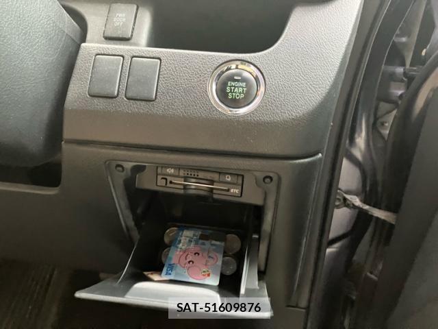 Toyota VOXY 2010-08 7621255-10
