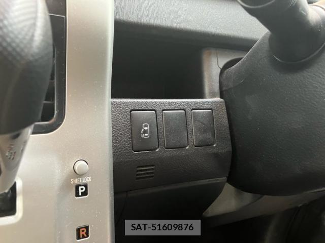 Toyota VOXY 2010-08 7621255-13