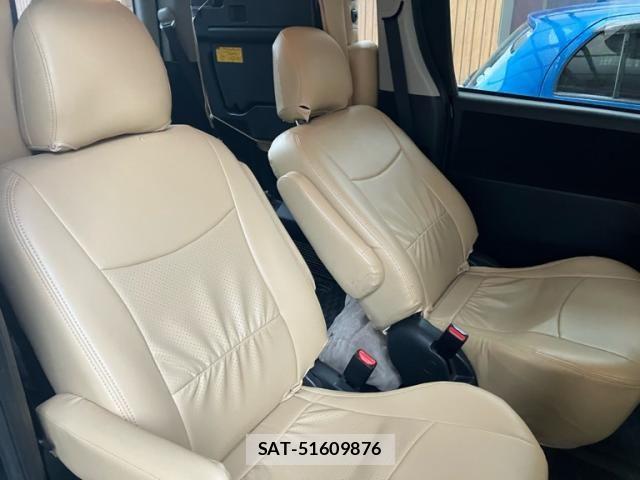 Toyota VOXY 2010-08 7621255-24