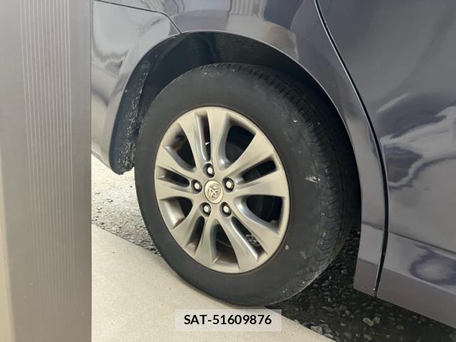 Toyota VOXY 2010-08 7621255-3
