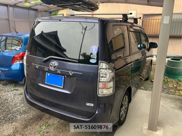 Toyota VOXY 2010-08 7621255-4