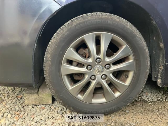 Toyota VOXY 2010-08 7621255-8