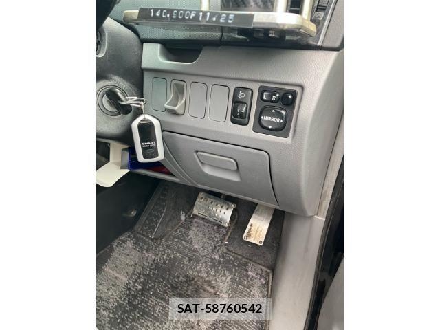Toyota VOXY 2004-11 7621256-21
