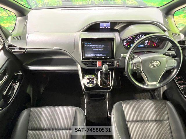 Toyota VOXY 2018-03 7621218-1