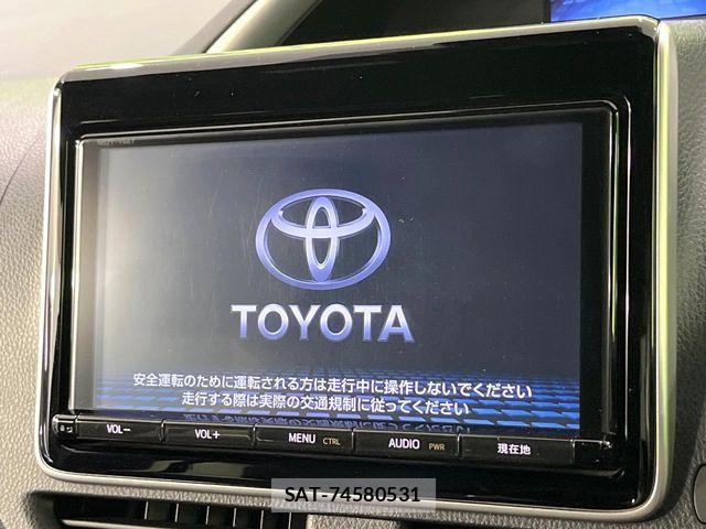 Toyota VOXY 2018-03 7621218-2