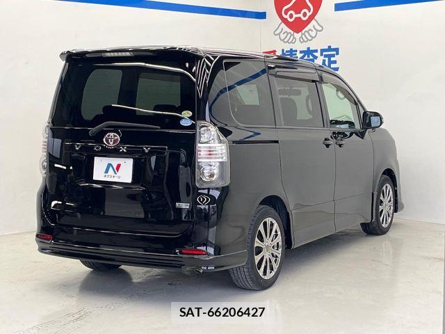 Toyota VOXY 2007-10 7621240-16