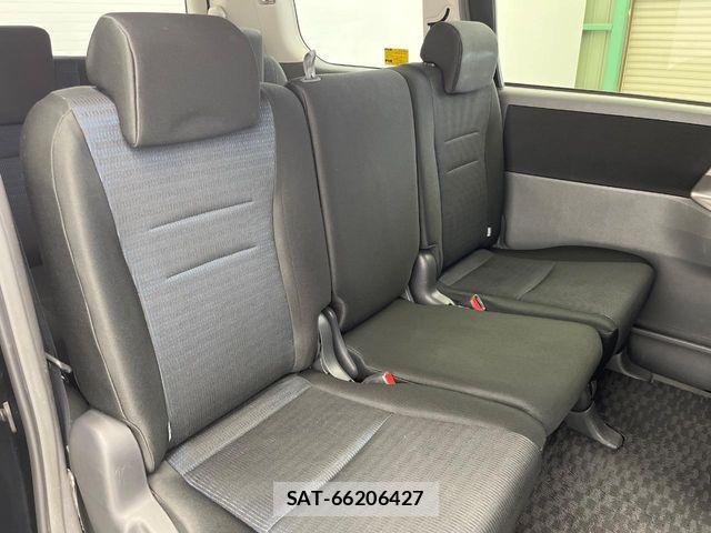 Toyota VOXY 2007-10 7621240-8