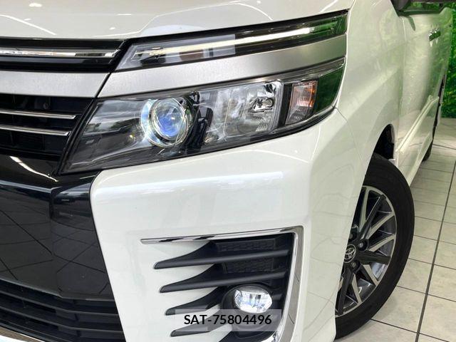 Toyota VOXY 2017-06 7621228-13