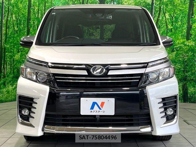 Toyota VOXY 2017-06 7621228-15