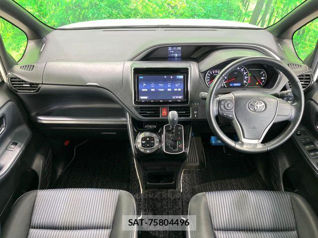 Toyota VOXY 2017-06 7621228-1