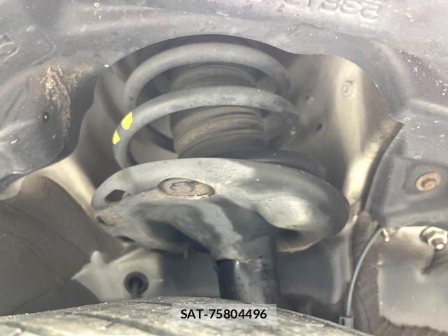 Toyota VOXY 2017-06 7621228-19