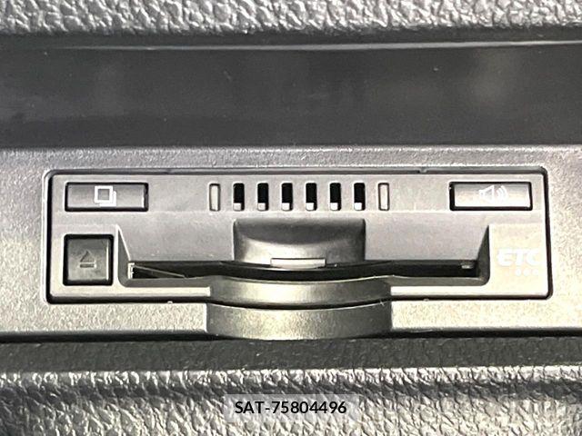 Toyota VOXY 2017-06 7621228-7