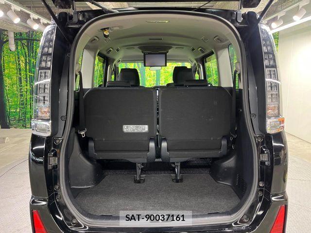 Toyota VOXY 2016-10 7621211-10