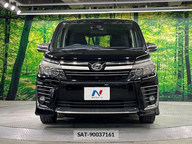 Toyota VOXY 2016-10 7621211-14