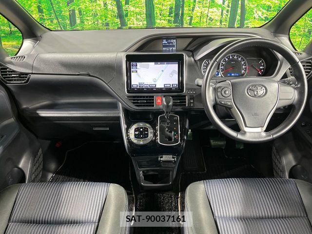 Toyota VOXY 2016-10 7621211-1