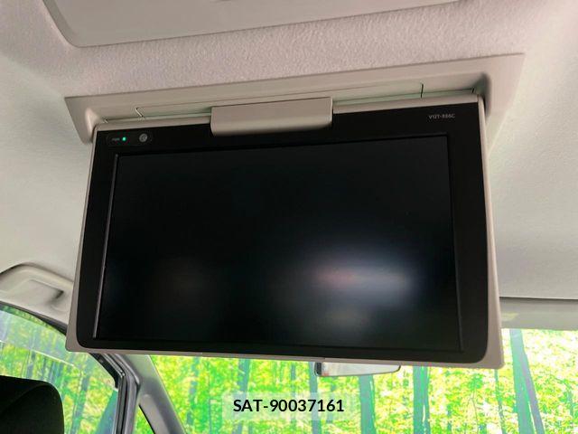 Toyota VOXY 2016-10 7621211-5
