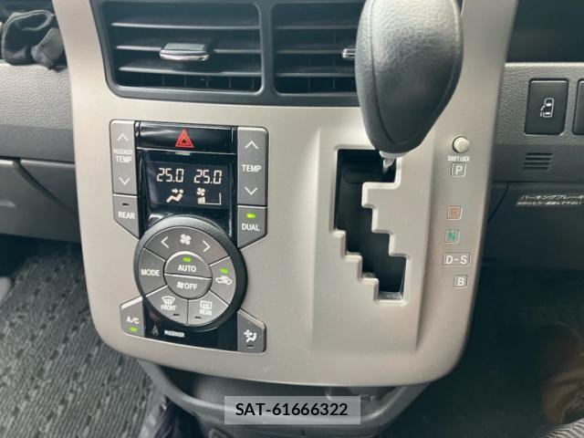 Toyota VOXY 2009-12 7621253-13