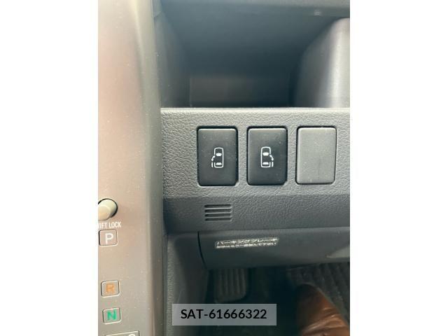 Toyota VOXY 2009-12 7621253-14