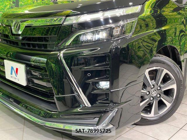 Toyota VOXY 2019-06 7621204-12