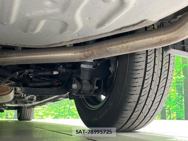 Toyota VOXY 2019-06 7621204-19