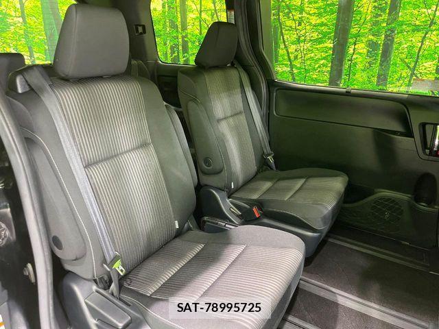 Toyota VOXY 2019-06 7621204-8
