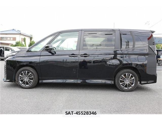 Toyota VOXY 2023-05 7621189-10