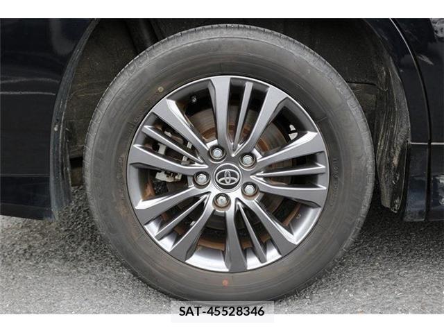 Toyota VOXY 2023-05 7621189-13