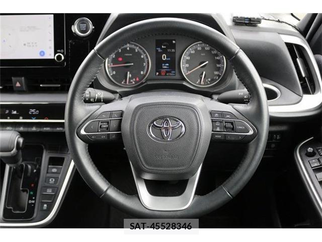 Toyota VOXY 2023-05 7621189-18
