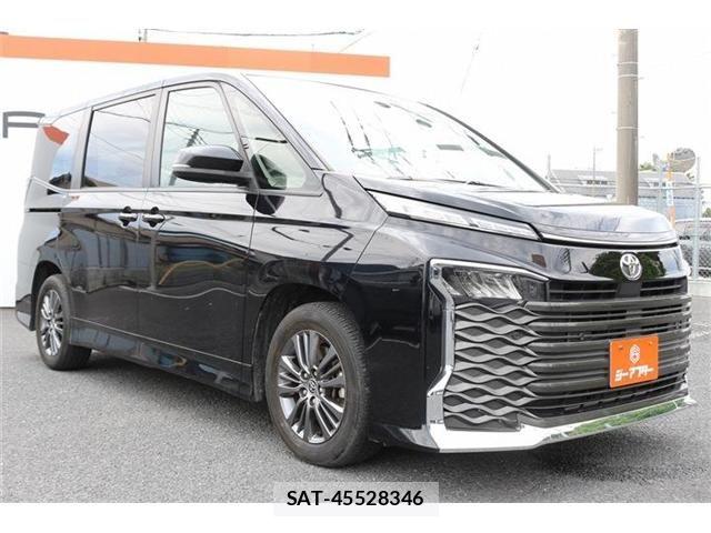 Toyota VOXY 2023-05 7621189-21
